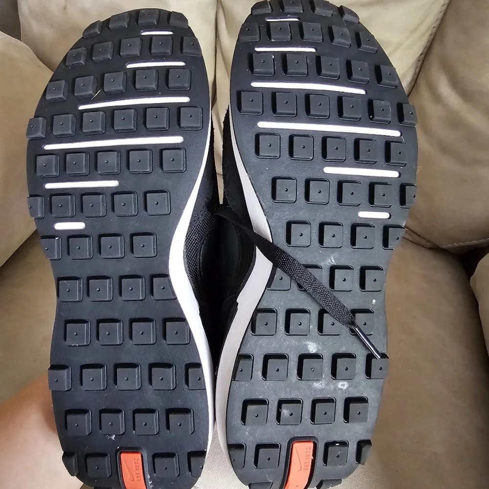 Nike Wuffle One Black Suede Sneakers Size 6.5Y (38)‎